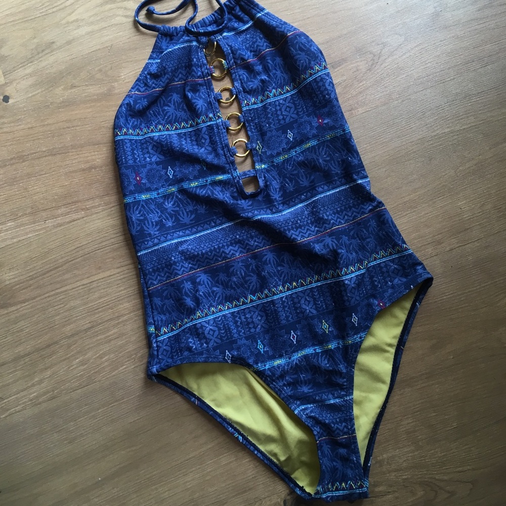 Bathing suit